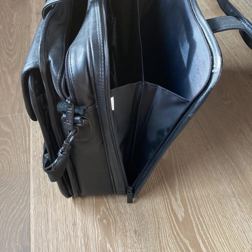 Dell Leather Messenger Laptop Brief Bag